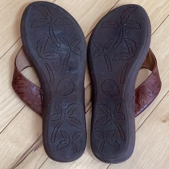b.o.c. Brown flip flops. Women’s Size 9 - Picture 9 of 15